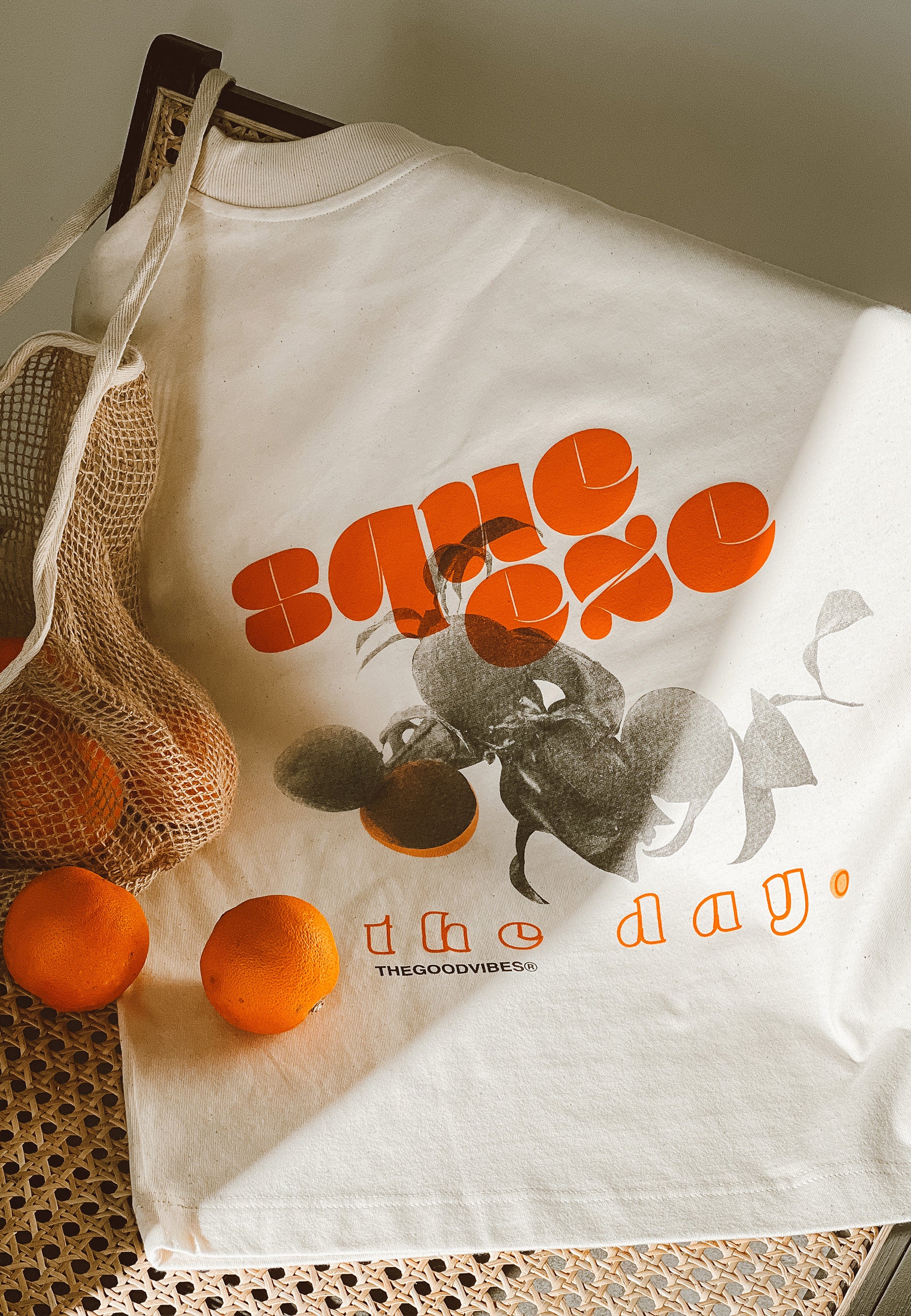 SQUEEZE THE DAY Shirt Natural Raw